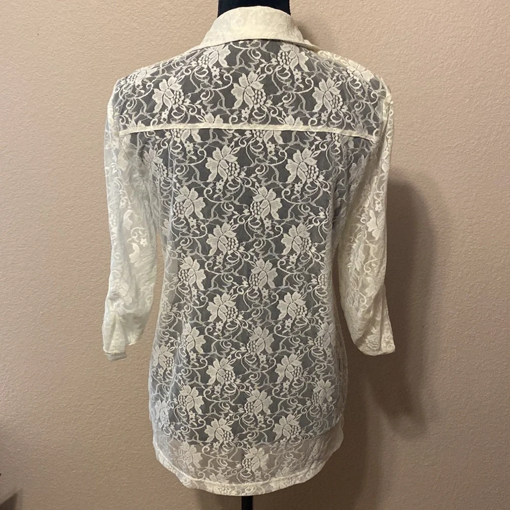 White Lace Button Down Top Layer - Picture 4 of 8